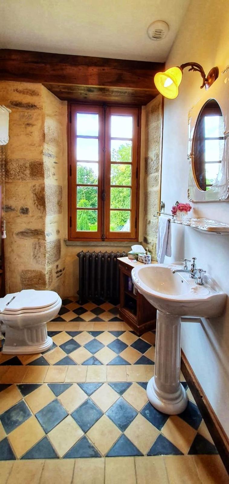 Chateau Isigny, Ideal Pour Les Familles Avec Enfants Et Les Animaux De Compagnie, Situe A Proximite Du Mont Saint-Michel Екстер'єр фото