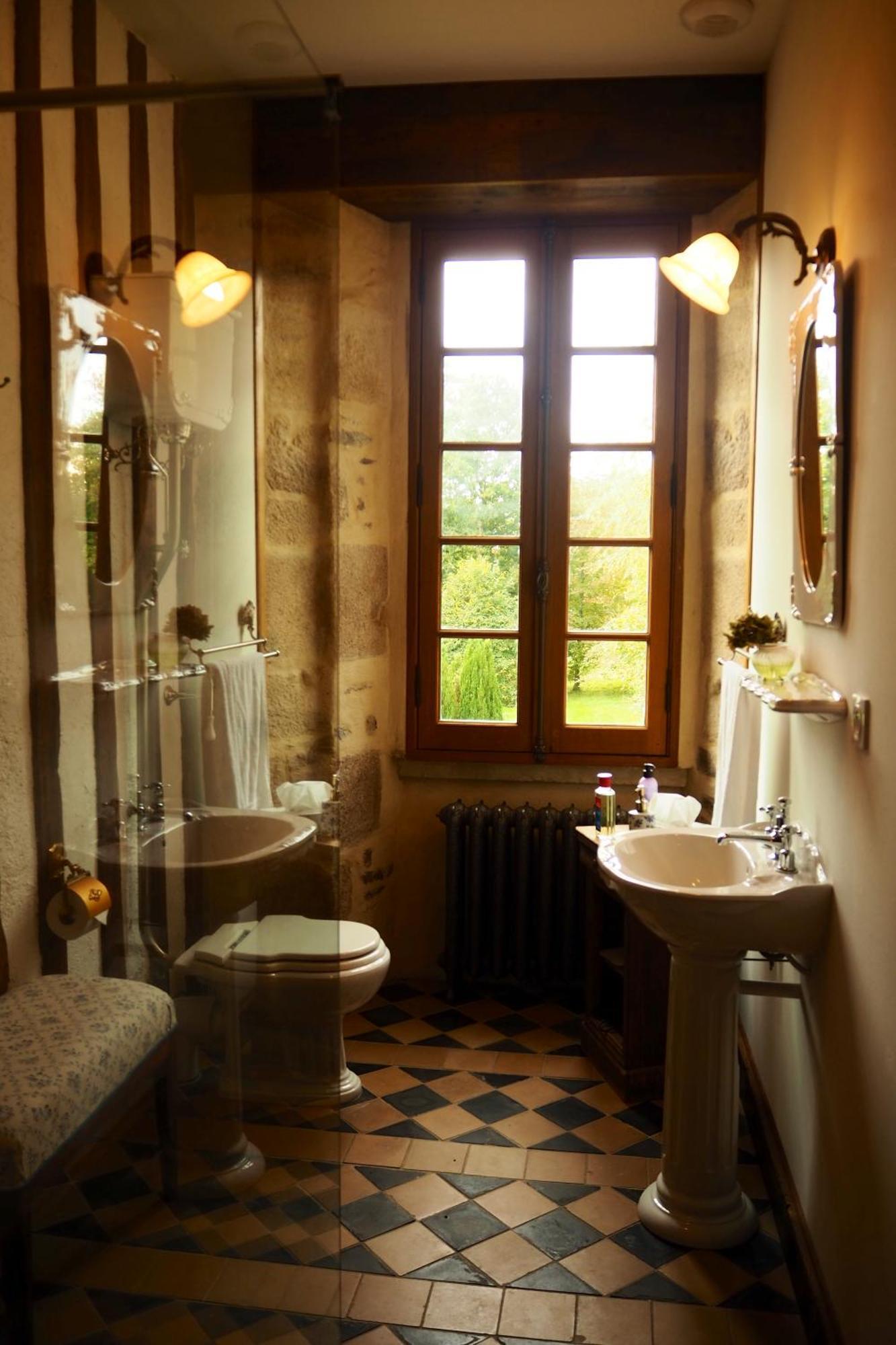 Chateau Isigny, Ideal Pour Les Familles Avec Enfants Et Les Animaux De Compagnie, Situe A Proximite Du Mont Saint-Michel Екстер'єр фото